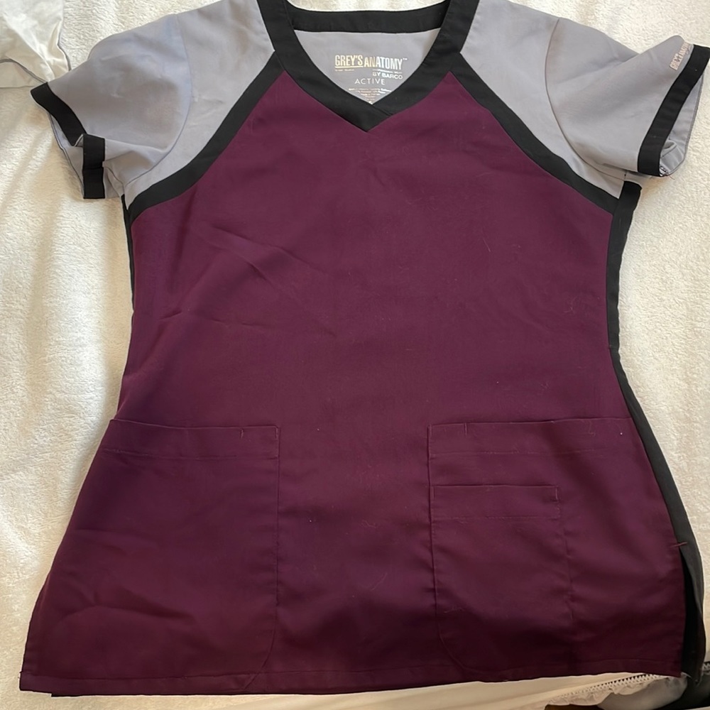 Greys Anatomy Purple and grey/black scrub top size small (no flaws)